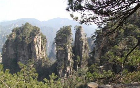 AGV智能充電站廠家說五一小長假,來一場說走就走的旅行